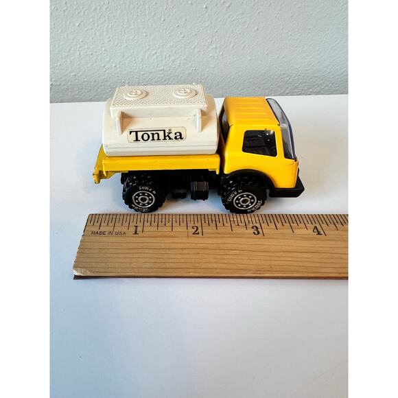 Vintage Tonka Yellow Gas/Water Tanker Truck Japan Diecast Vehicle - Picture 7 of 7